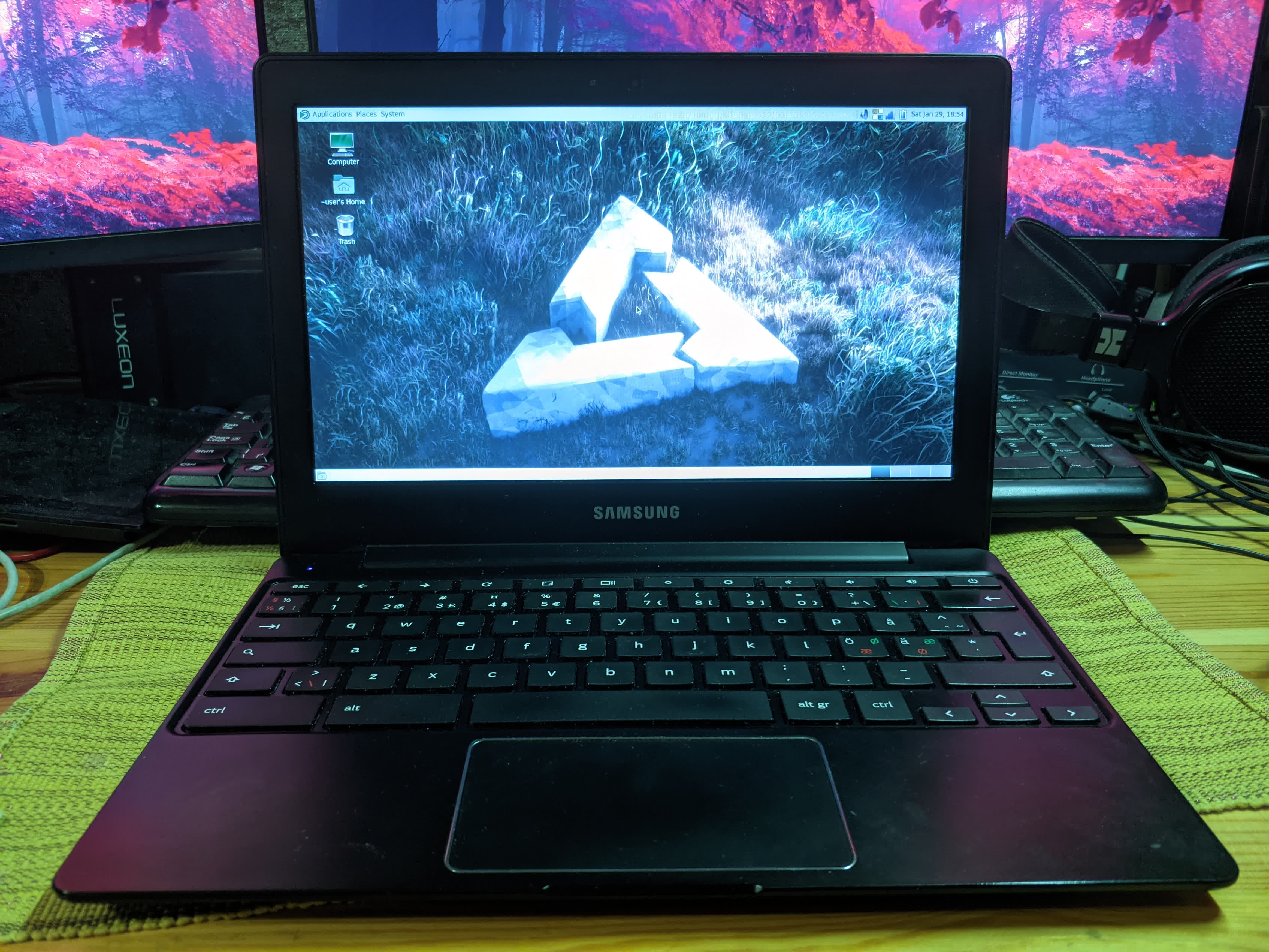 Photo of the google-peach-pit chromebook